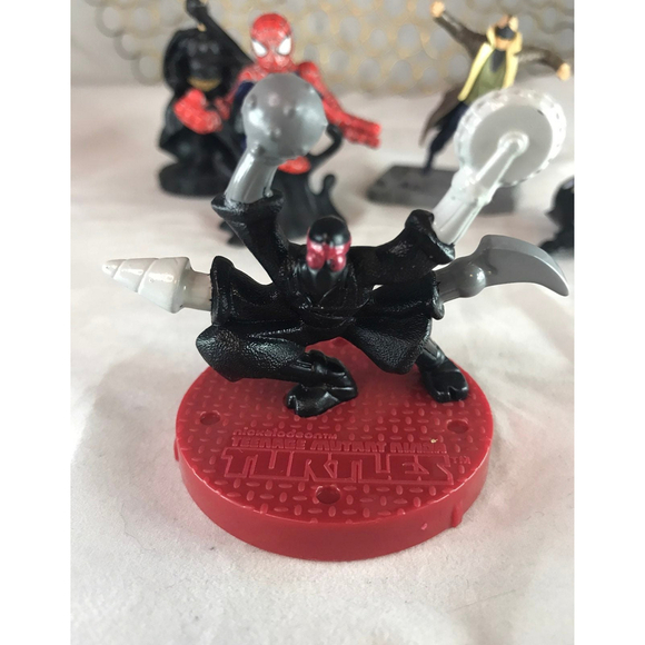 Marvel and DC Comics figurines toys or cake toppers - Picture 4 of 8